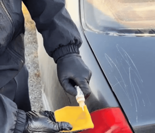 Pastă pentru zgârieturi auto cu efect polish 1+1 GRATIS